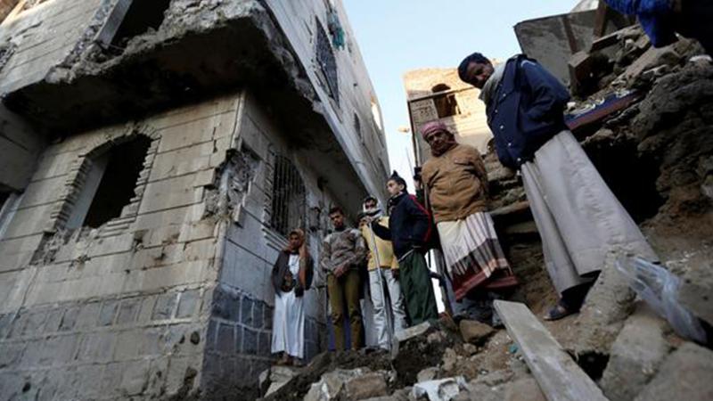 Suudiler Yemen'i vurdu