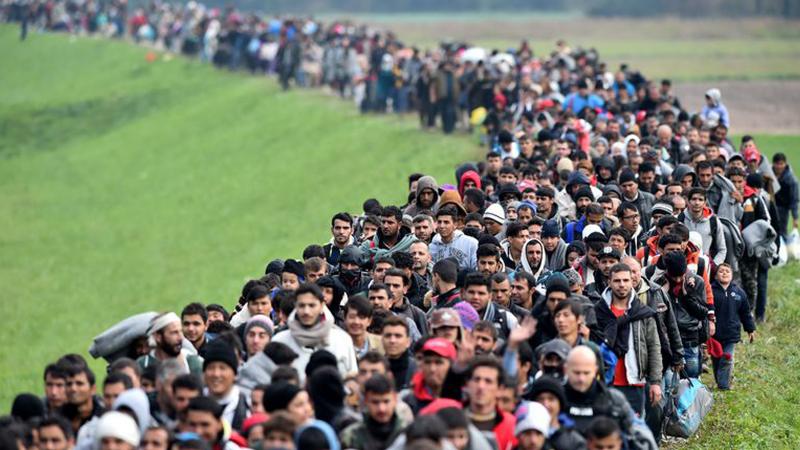 BM: Bir haftada 30 bin kişi Türkiye sınırına doğru hareket etti