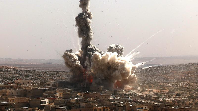 Süre bitti harekat başladı: Rusya havadan Suriye karadan!