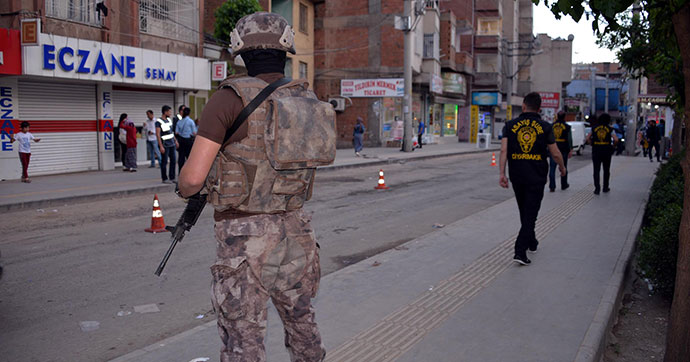 Diyarbakır'da 1400 polisle asayiş uygulaması