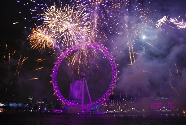 Londra'da muhteşem yeni yıl kutlaması