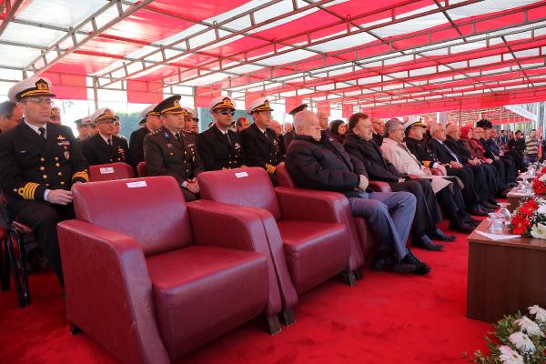 Mersin'de kurtuluş töreninde protokol krizi