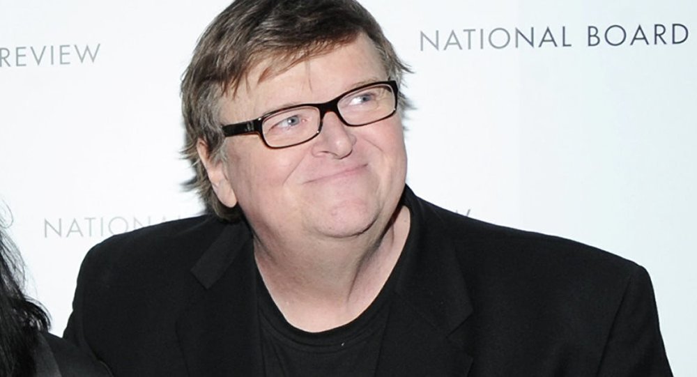 Michael Moore: Silahlar değil Amerikalılar öldürür