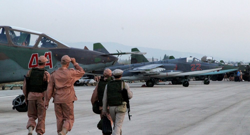 Rus pilot Suriye'deki üsse sağ salim getirildi'